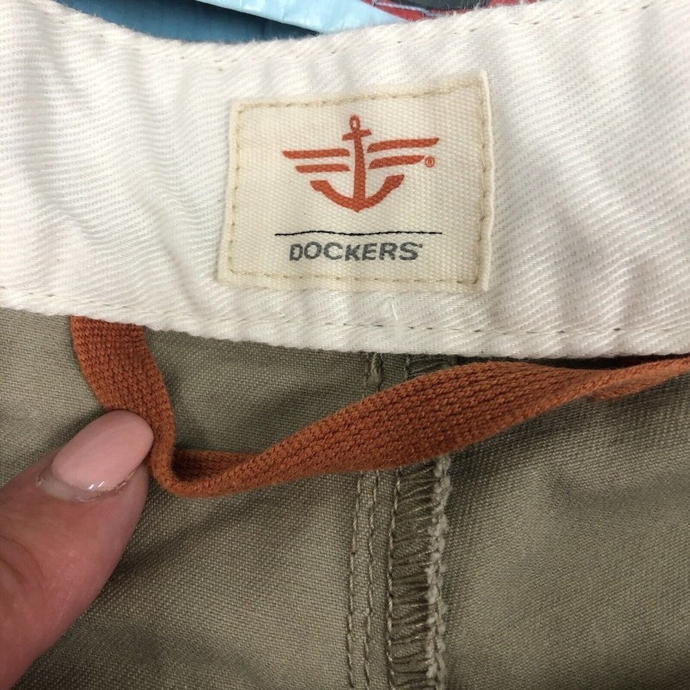 DOCKERS KHAKI MEN'S Sz 40 SHORTS FLAT FRONT CLASSIC FIT - Picture 4 of 6